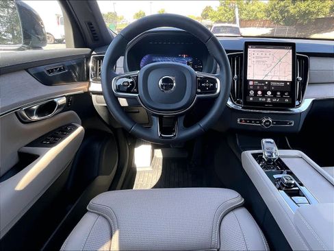 New 2026 Volvo XC90 T8 Ultra w/ Protection Package AWD/4WD image 15