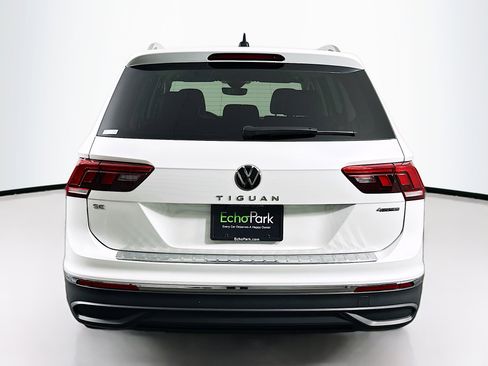 Used 2023 Volkswagen Tiguan SE AWD/4WD image 7