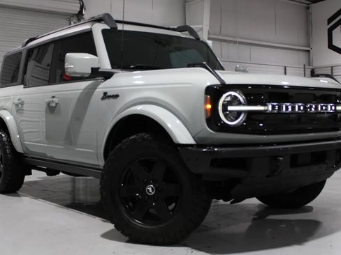 Used 2022 Ford Bronco Outer Banks AWD/4WD image 17
