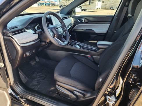 Used 2025 Jeep Compass Sport AWD/4WD image 15