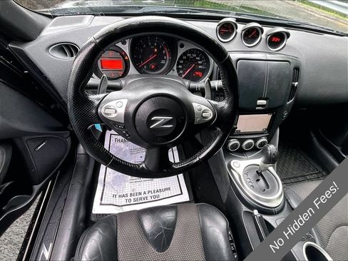 Used 2014 Nissan 370Z Touring w/ Sport Package RWD image 5