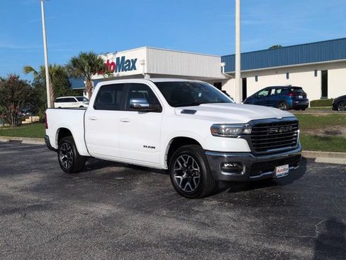Used 2025 RAM 1500 Laramie AWD/4WD image 2