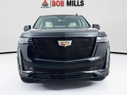 Used 2023 Cadillac Escalade Sport Platinum w/ Heavy-Duty Trailer Package AWD/4WD image 2