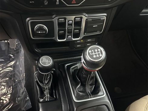 Used 2018 Jeep Wrangler Unlimited Sahara w/ Dual Top Group image 20