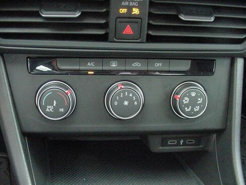 Used 2021 Volkswagen Jetta S w/ Driver Assistance Package image 14