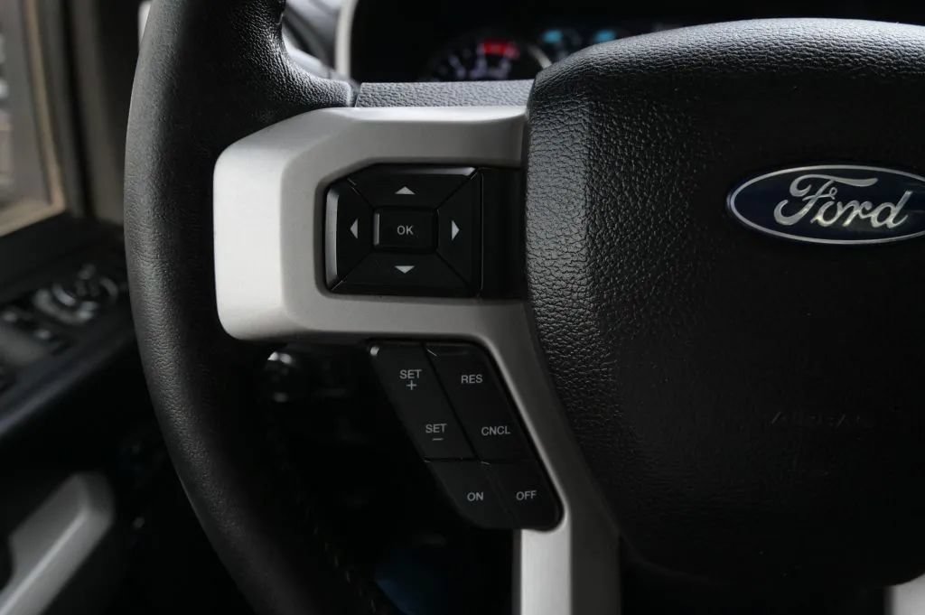 Used 2017 Ford F350 Lariat w/ Lariat Ultimate Package AWD/4WD image 27