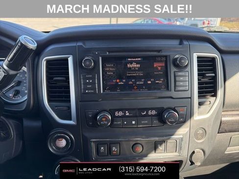 Used 2019 Nissan Titan SV w/ SV Convenience Package image 21