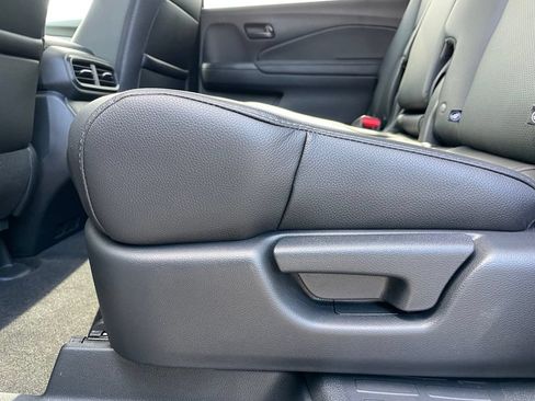 Used 2025 Honda Passport EX-L image 39