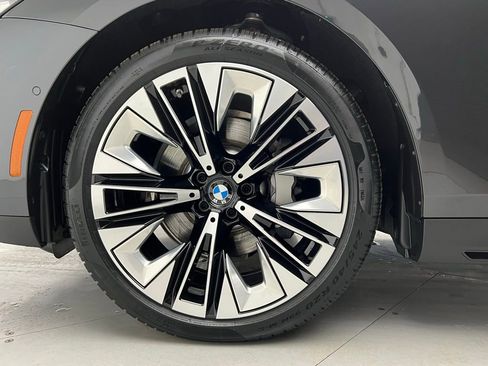 Certified 2025 BMW 530i image 23