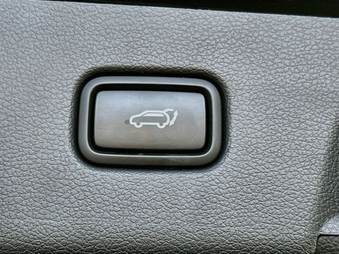 Used 2025 Hyundai Palisade SEL FWD image 32