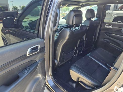 Used 2020 Jeep Grand Cherokee Altitude RWD image 15
