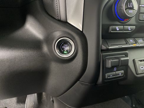 Used 2020 Chevrolet Silverado 1500 LT w/ All-Star Edition image 25