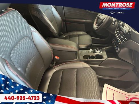 Used 2025 Ford Escape ST-Line w/ Cold Weather Package FWD image 31