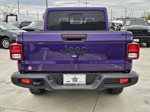 New 2026 Jeep Gladiator Sport AWD/4WD image 4