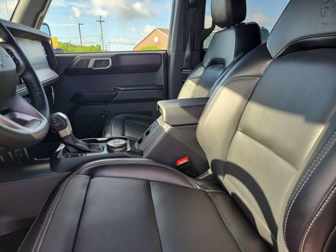 Used 2025 Ford Bronco Outer Banks AWD/4WD image 17