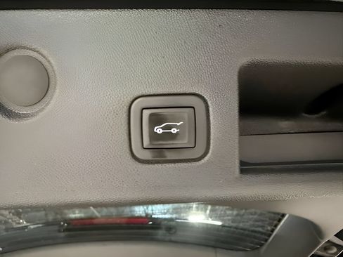 Used 2024 Chevrolet Equinox LT AWD/4WD image 11