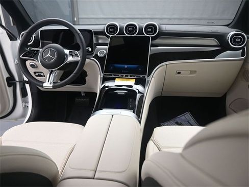 New 2025 Mercedes-Benz GLC 300 image 27