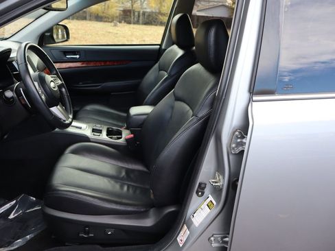 Used 2010 Subaru Outback 3.6R Limited image 19