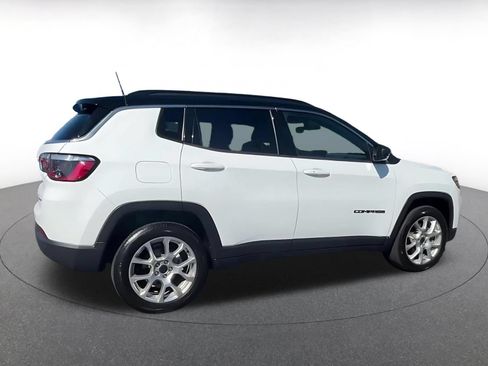Used 2025 Jeep Compass Limited AWD/4WD image 15