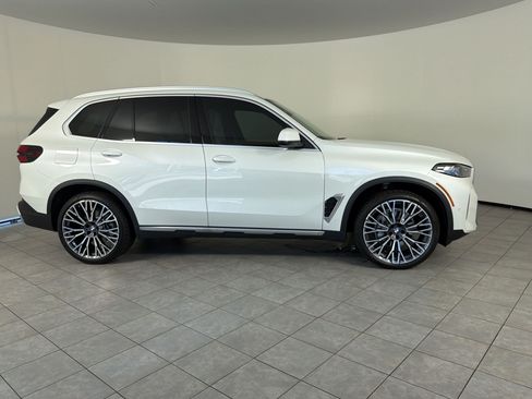 New 2026 BMW X5 xDrive40i w/ Climate Comfort Package AWD/4WD image 8