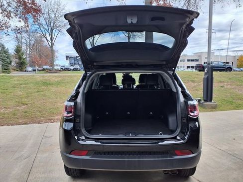 Used 2022 Jeep Compass Limited image 14