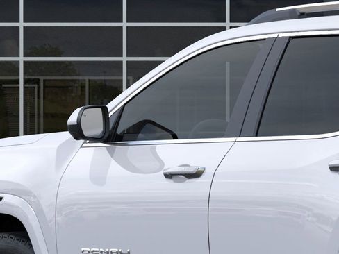 New 2026 GMC Terrain Denali w/ LPO, Floor Liner Package image 36