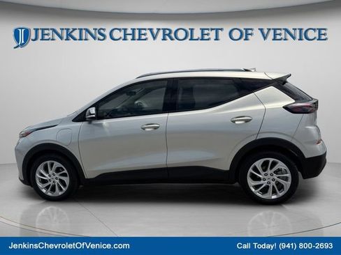 Used 2023 Chevrolet Bolt EUV LT w/ Driver Confidence Package FWD image 8