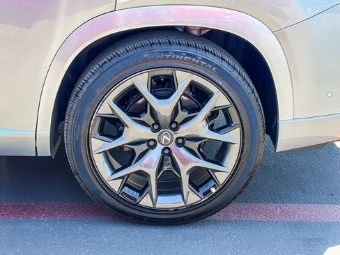 Used 2025 Lexus TX 500h AWD w/ Technology Package image 10