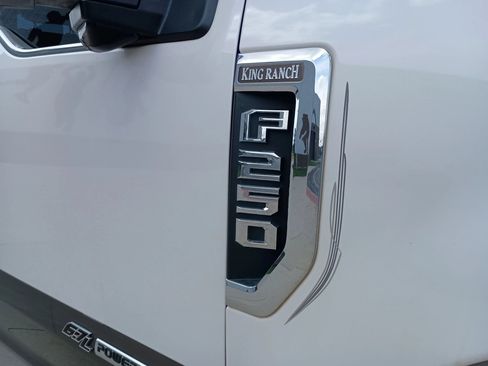 Used 2017 Ford F250 King Ranch w/ King Ranch Ultimate Package AWD/4WD image 10