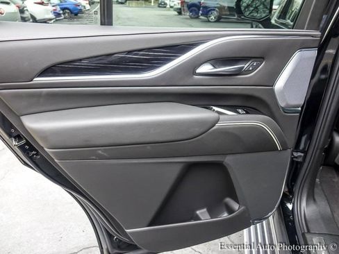 Used 2024 Cadillac Escalade V w/ LPO, ONYX Package image 24