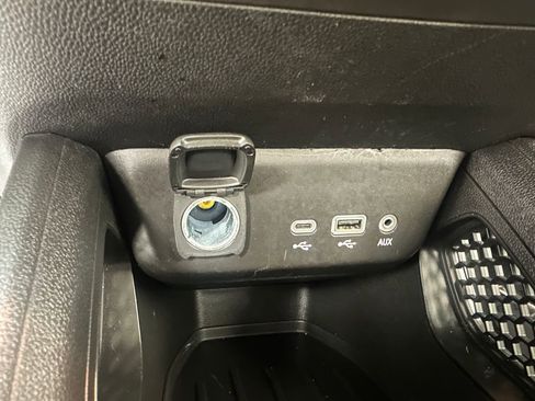 Used 2021 Chevrolet TrailBlazer LT w/ Convenience Package FWD image 26
