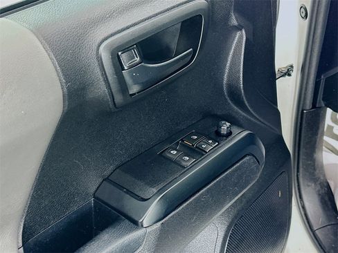 Used 2021 Toyota Tacoma SR image 18
