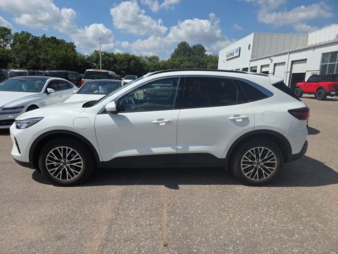 Used 2024 Ford Escape SE FWD image 6