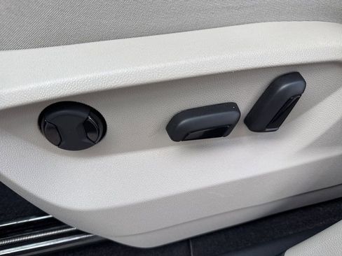 Certified 2024 Volkswagen Atlas SE image 21