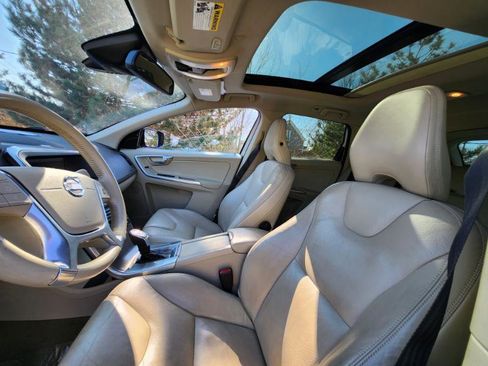 Used 2013 Volvo XC60 T6 image 35