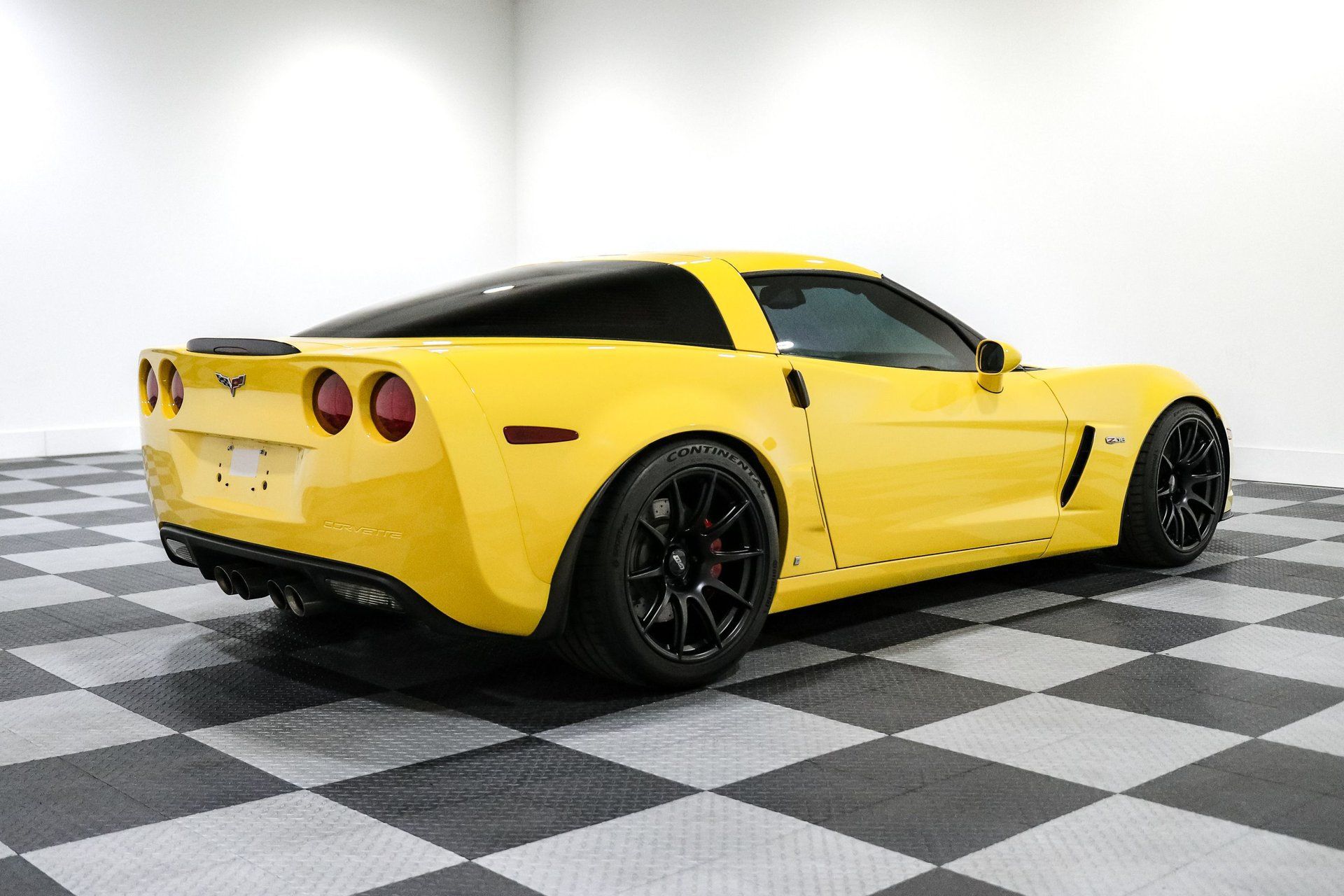Used 2007 Chevrolet Corvette Z06 w/ Preferred Equipment Group RWD image 7