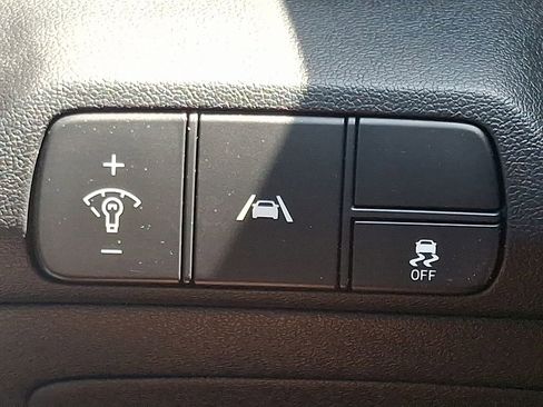 Used 2022 Hyundai Elantra SEL image 27