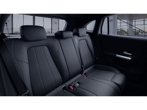 Certified 2023 Mercedes-Benz GLA 250 4MATIC image 35