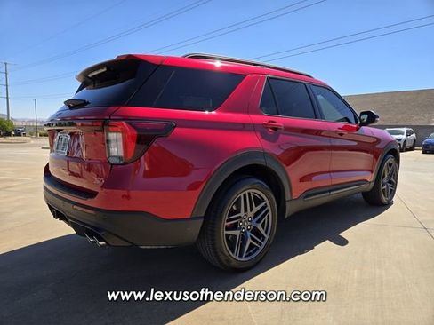 Used 2025 Ford Explorer ST AWD/4WD image 6