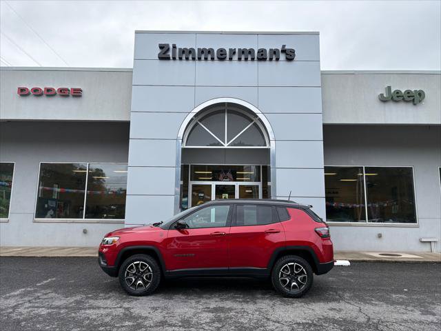 Certified 2025 Jeep Compass Trailhawk w/ Trailhawk Elite Group AWD/4WD image 1