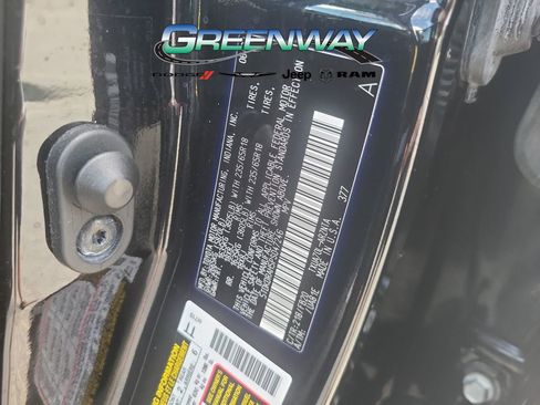 Used 2023 Toyota Highlander L image 30