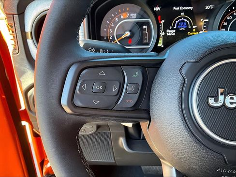 Certified 2025 Jeep Wrangler Sport image 22