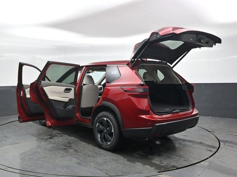 Used 2025 Nissan Rogue SV AWD/4WD image 50