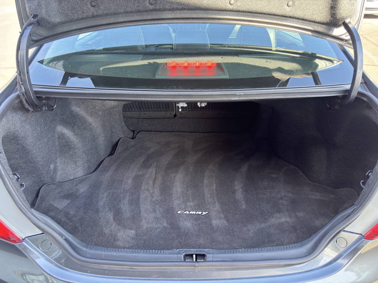 Used 2012 Toyota Camry SE FWD image 20