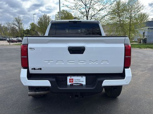 Used 2025 Toyota Tacoma TRD Off-Road w/ TRD Off Road Premium Package AWD/4WD image 19