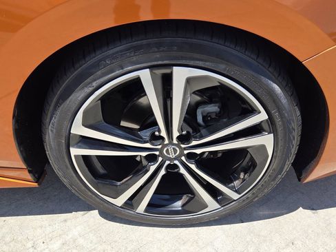 Used 2021 Nissan Sentra SR FWD image 12