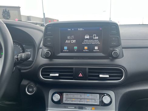 Used 2020 Hyundai Kona Limited image 23