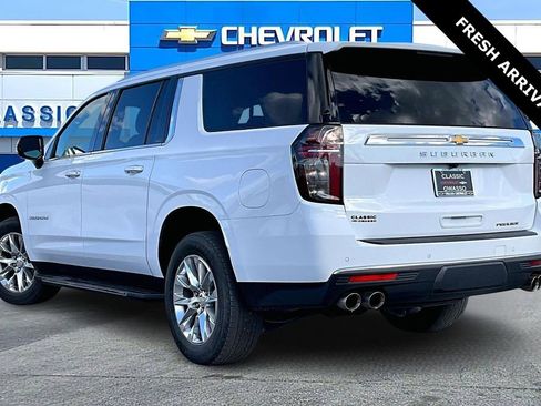 Used 2023 Chevrolet Suburban Premier image 4