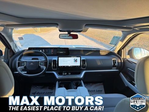 New 2025 Ford Expedition Max Platinum w/ Driver's Package image 23