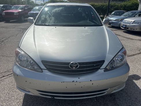 Used 2004 Toyota Camry XLE FWD image 2